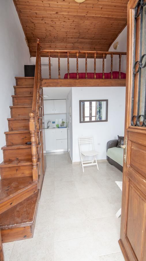 Roulas Apartments Χάλκη Εξωτερικό φωτογραφία